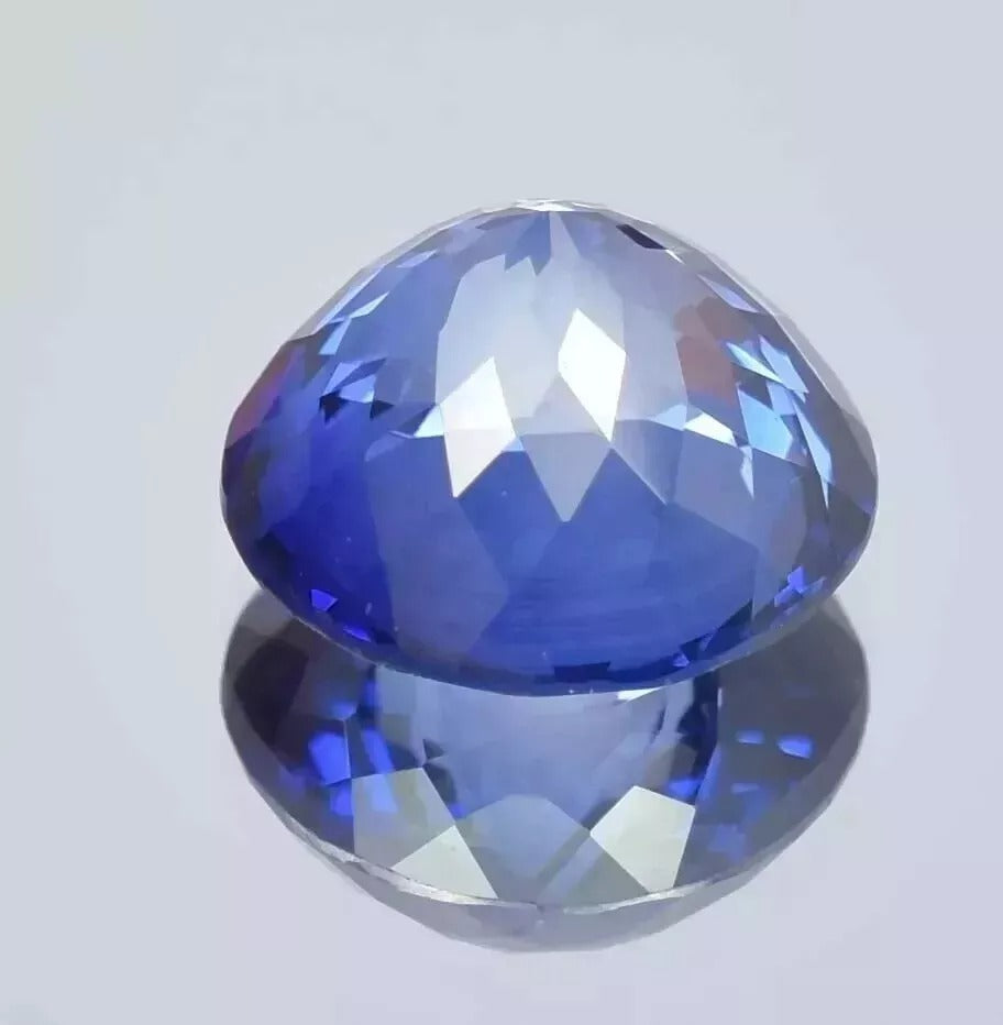 Royal Blue Sapphire round cut